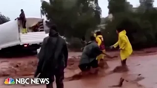 10,000 people missing and feared dead after floods sweeps Libya