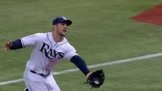 BOS@TB: Souza makes the catch and tumbles into stands