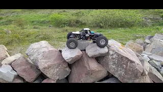 A very complex set of rocks to navigate with the 4x4 rc vehicle.