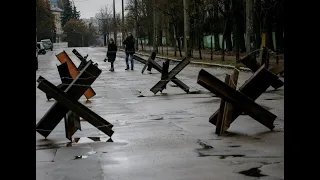 'Hedgehogs' v tanks - Kyiv braces for onslaught