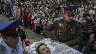 Ukraine Crisis 2014: Slovyansk Mourns 3 Killed at Checkpoint | The New York Times
