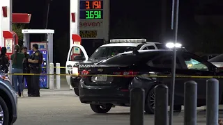 Houston police give update after 4 people shot outside convenience store