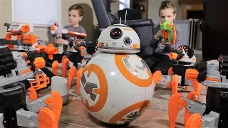 Nerf War :  BB8 Saves the Day (Twin Toys)