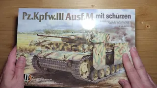 (Обзор на модель) Pz.Kpfw. III Ausf. M mit schürzen от TAKOM арт. 8002