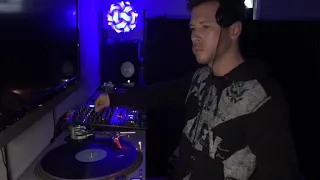 House & Techno Vinyl Dj Set: Blake Andrew Streaming Live | Dj Frequencies