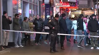 18 suspects sought in 2 Times Square attacks