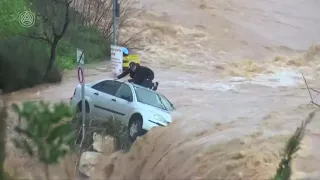 В Израиле двух человек спасли из селевого потока