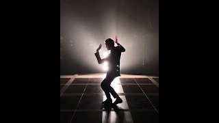 Dima Bilan dances his way with Michael Jackson's music