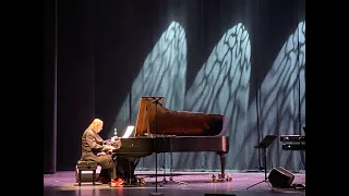 Rick Wakeman. Piano solo: And You and I