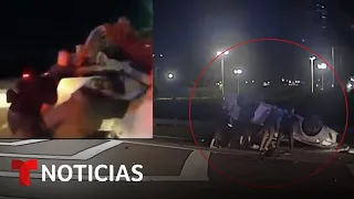 Policías y transeúntes rescatan a joven que quedó atrapado en su vehículo | Noticias Telemundo