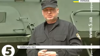 Турчинову продемонстрували БТР-3Е на Київському бронетанковому заводі