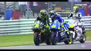 kejadian Lucu di lapangan MotoGP 2015 Bikin Ngakak 320x240