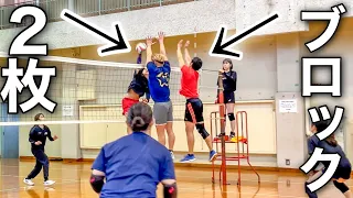 (Volleyball match) The defense of two blocks is solid.