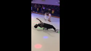 This is wild! 🤯 Kid attempting a crazy move at the roller rink. 👀 #shorts