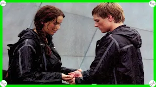 What If Katniss And Peeta Ate The Berries? (Hunger Games Fan Theory!)