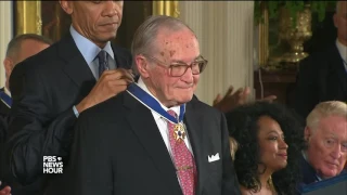 ‘I am the president, he is the Boss’: Obama pays tribute to, jokes with Medal of Freedom recipients