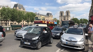 Notre Dame Traffic Accident - Paris