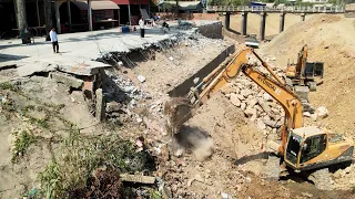 Impressive Showing Skills Group Excavators Digging To Increase More Space Building Canal Side Slope