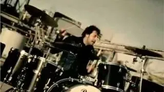 Papa Roach  [OFFICIAL VIDEO] Lifeline