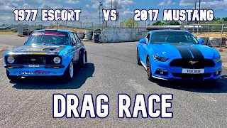 2017 MUSTANG vs 1977 ESCORT - DRAG RACE!