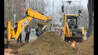 Fire on a magistral gas pipeline and nearby ruination. Lesya Serdyuka Street 36, Kharkiv. 2022-04-01