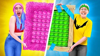 GAROTOS VS. GAROTAS! QUEM TEM OS MELHORES BRINQUEDOS? *BRINQUEDOS POPULARES NO TIKTOK*