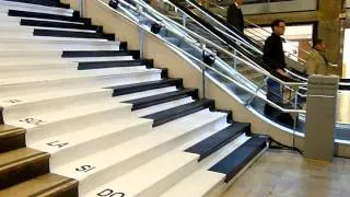 1 Piano escalier Gare Montparnasse  20 Fevrier 2014