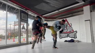 TITO SANTOS TOMANDO PRESÃO EM SUA AULA DE MMA COM OS ALUNOS ISAIS ,THOMÁS , DREWW TREINO DURO 🔥🔥🔥