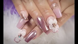 Uñas elegantes en tonos nude/ 3d y efecto espejo