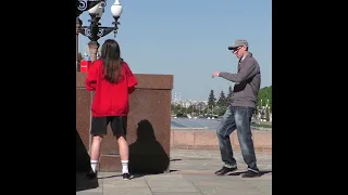 Танцую с незнакомыми людьми на улице. Пранк Антон Теляков