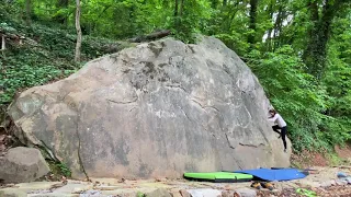 Round The World V1 at St. Elmo Boulders / Old Wauhatchie Boulders