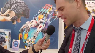 Toy Fair 2020 Mega Cyborg Hand from Thames & Kosmos