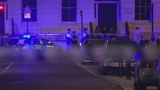 Jovem de 19 anos mata uma mulher e esfaqueia outras 5 pessoas no centro de Londres