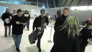 Robert Pattinson flies out of JFK airport hounded by Autographers & Paparazzi