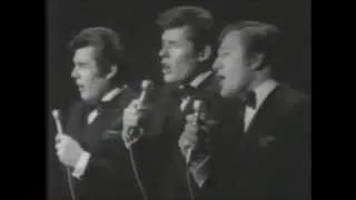 The Lettermen Put your Head on my Shoulder  live at the Hollywood Palace b/w re-posted.
