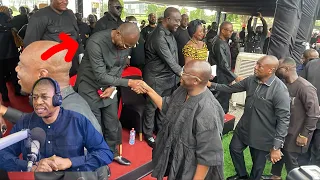 Kennedy Agyapong Bows down to Dr. Bawumia as Bawumia consoles him @ Wofa Kwakye funeral🇬🇭