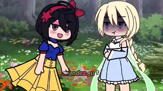 Snow white🍎 Vs Elsa❄️ sing battle #gacha #gachaclub #gachalife #gachalifememe #gachameme #gachatrend