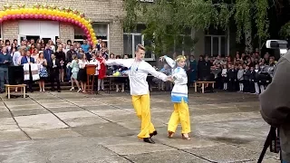 2017 г Николаевка  в ТРЕТЬЕЙ ШКОЛЕ праздник знаний