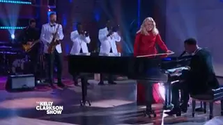 Baby it's cold outside live | Kelly Clarkson & john legend