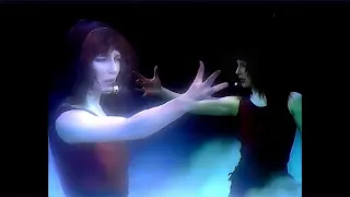 Kate Bush - Wuthering Heights (live at Hammersmith Odeon) (The Tour Of Life 1979)