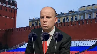 Путин командует парадом на Красной площади 😁