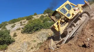 CAT D7G KAYALIKTA YOL YAPIMI