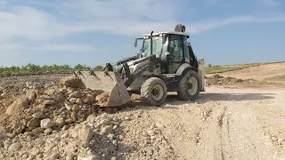 Hidromek 102B Supra Taşlı Malzemeyi İtiyor || Hidromek HMK Backhoe Loader