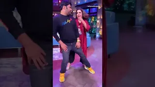 Kapil's FUNNY Dance on Tip Tip Song with Farah Khan & Raveena🔥 #shorts