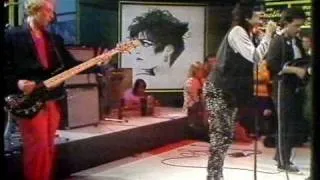 Siouxsie And The Banshees - Love In A Void