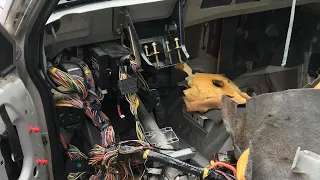 Removing the Dash/wiring decluttering for the Volvo 760 PT2 (Drift Build Ep4)