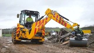 JCB 4CX with Steelwrist tilrotator