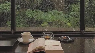 the smell of old books, rain and hot tea