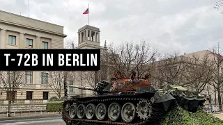 Zerstörter russischer Panzer vor Berliner Botschaft