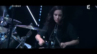 Savages - "She Will" - Live on France 2